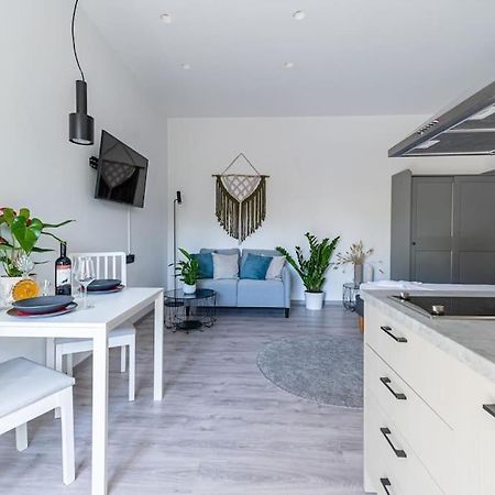 Elegant Fully Equipped Apartment Near City Centre Iraklio Exterior foto