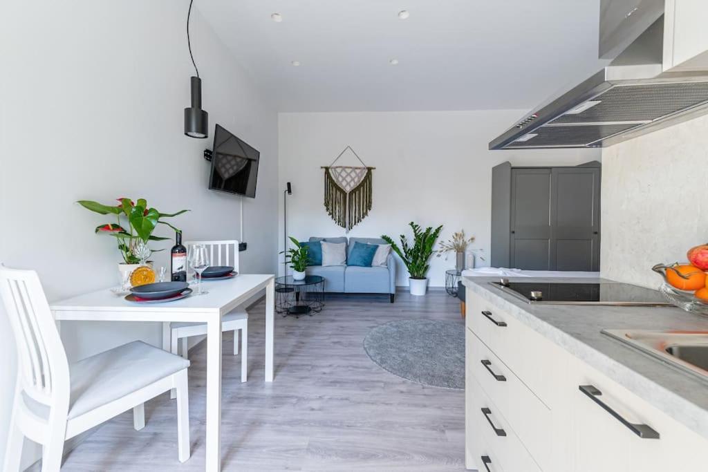 Elegant Fully Equipped Apartment Near City Centre Iraklio Exterior foto